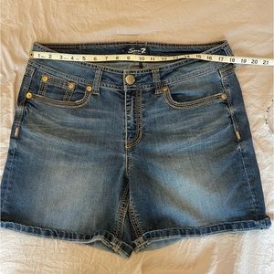 Seven7 brand denim shorts, some stretch, medium wash. Excellent condition!